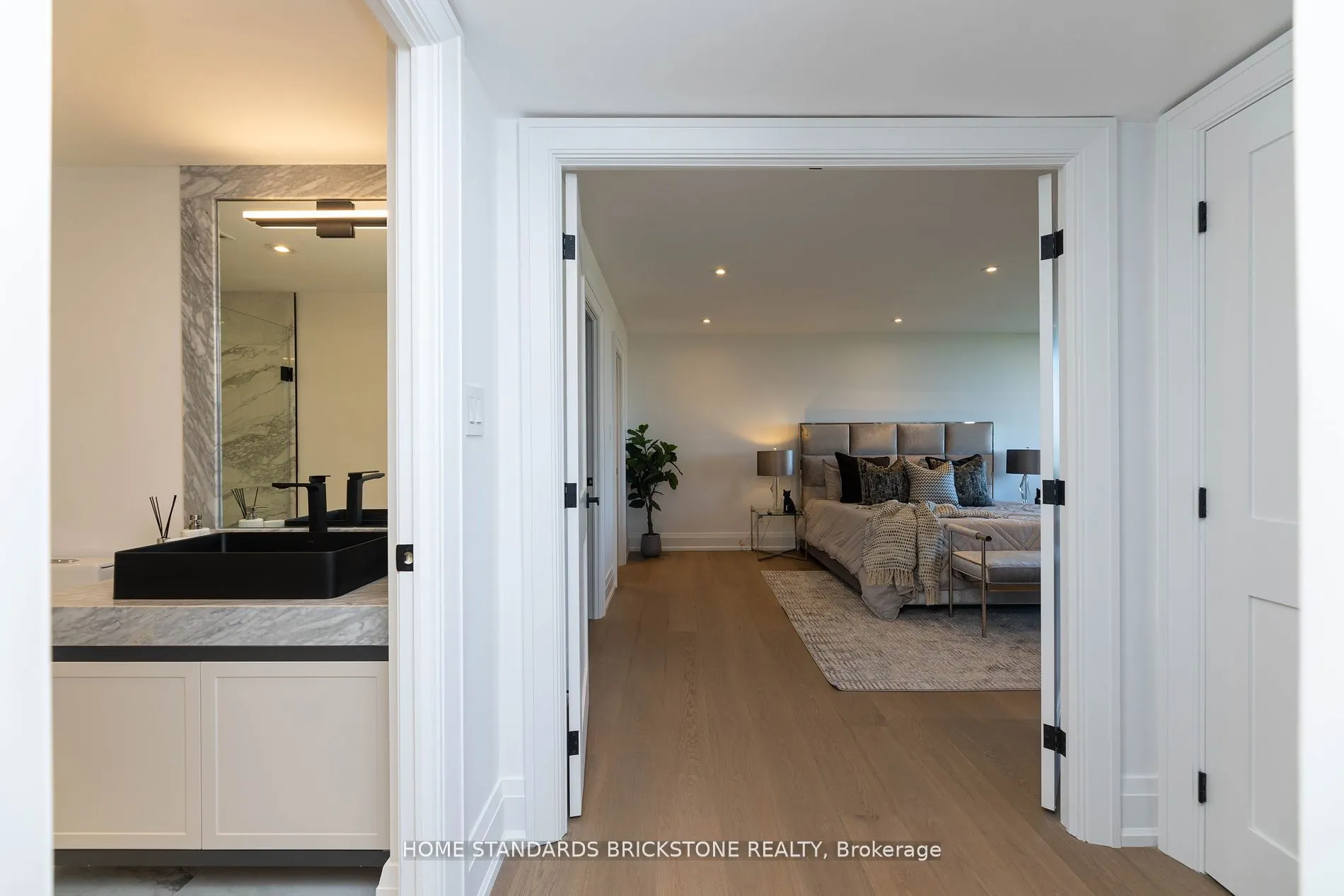 66 Collier Street #9D