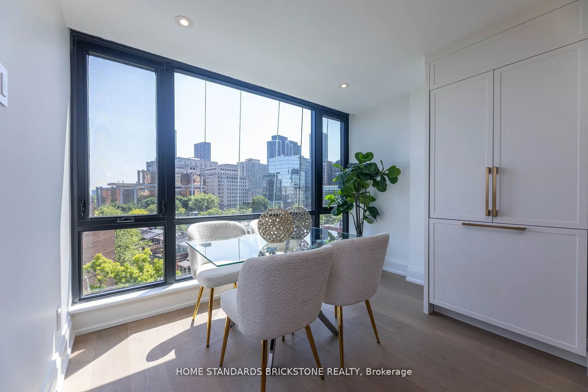 66 Collier Street #9D