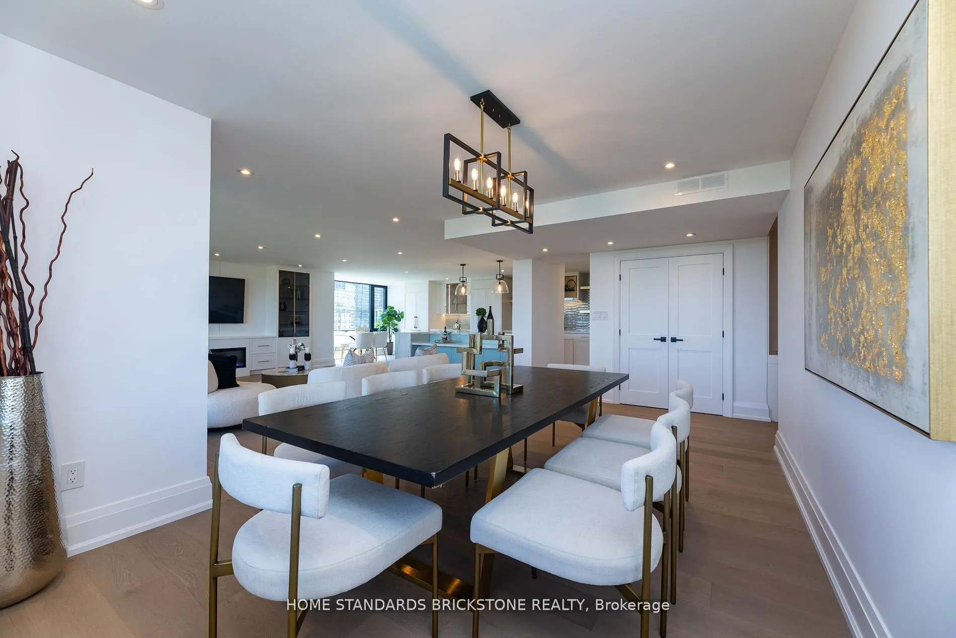 66 Collier Street #9D