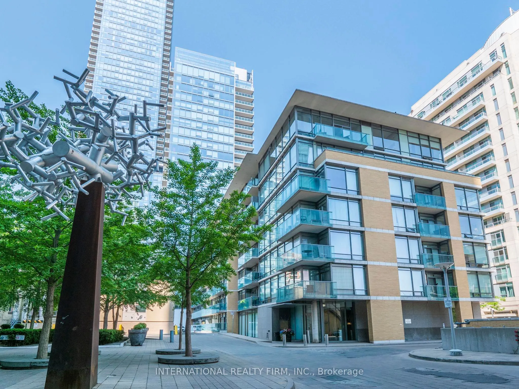21 Scollard Street, #101