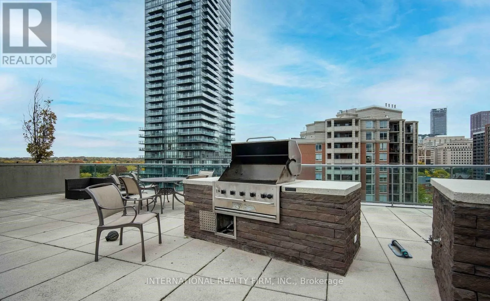 21 Scollard Street, #101