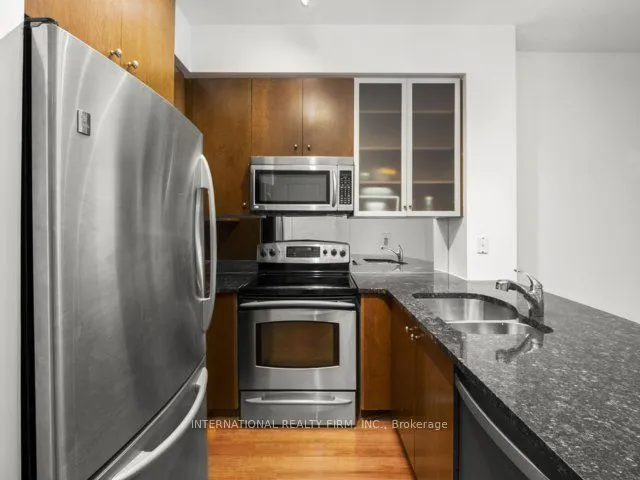 21 Scollard Street, #101