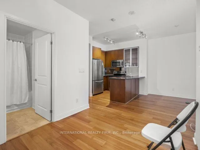 21 Scollard Street, #101