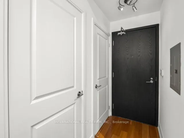21 Scollard Street, #101