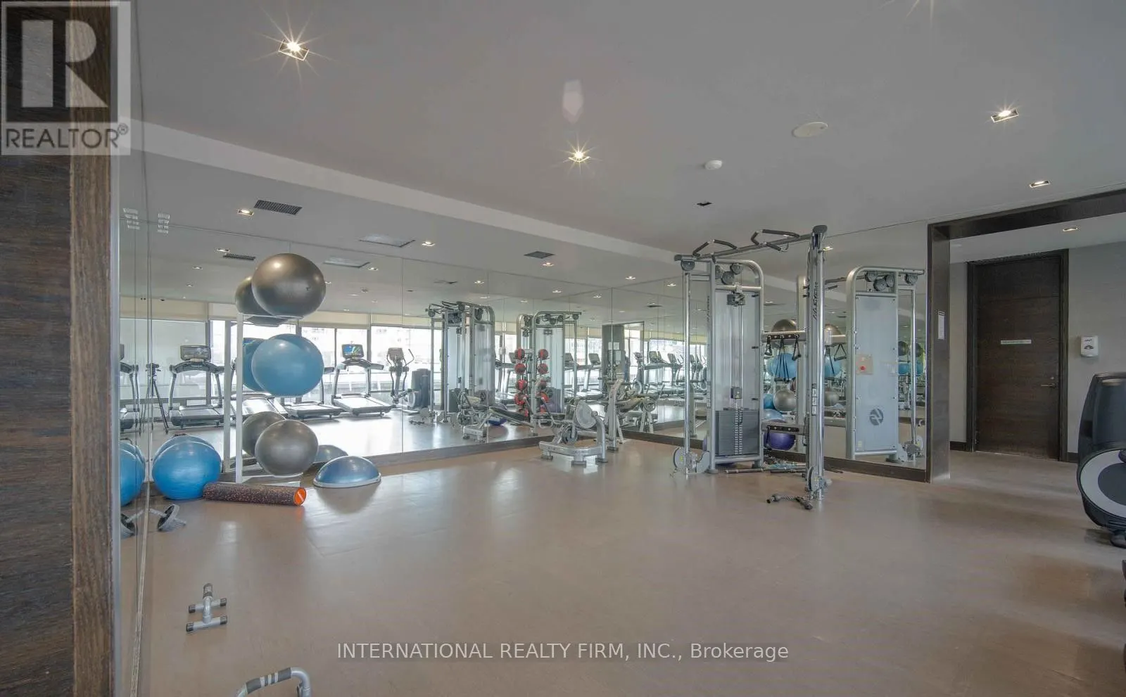 21 Scollard Street, #101