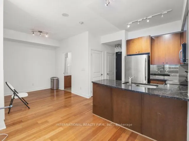 21 Scollard Street, #101