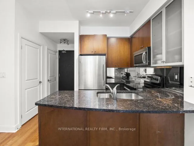 21 Scollard Street, #101