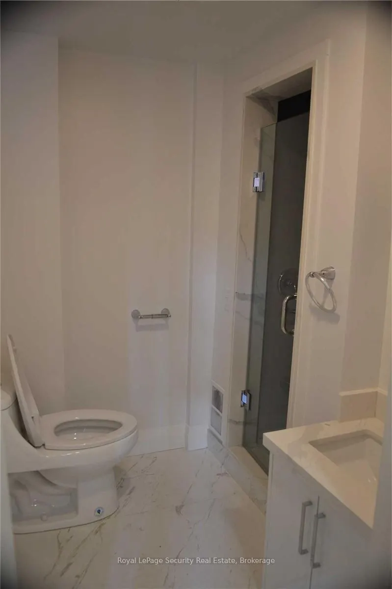 6 Rusholme Park Crescent, #Main