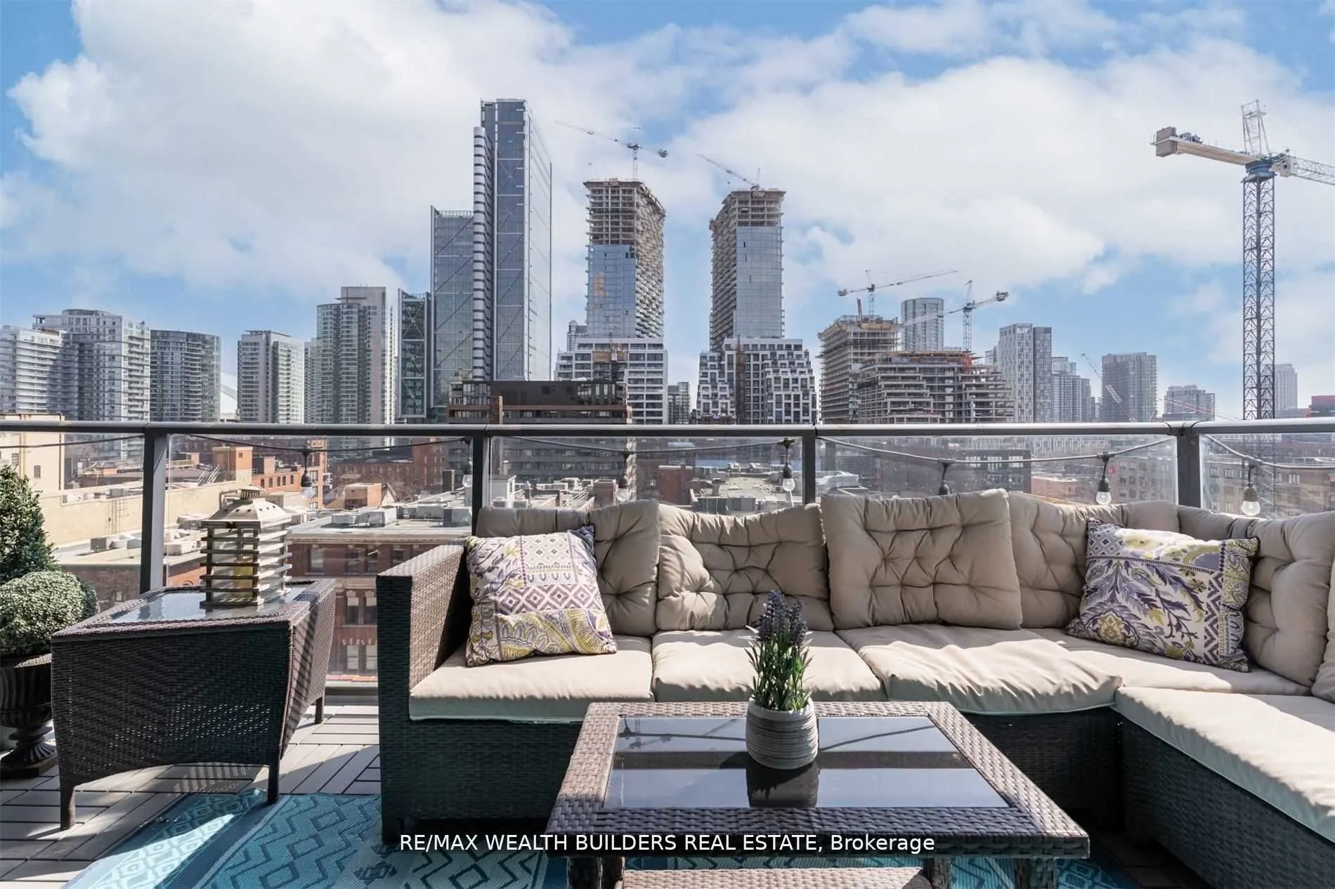 478 King Street W, #812