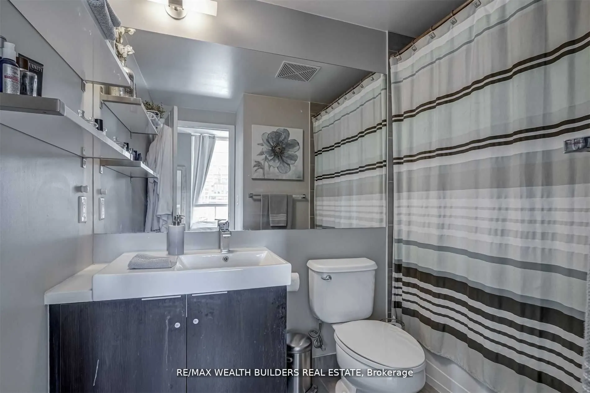 478 King Street W, #812