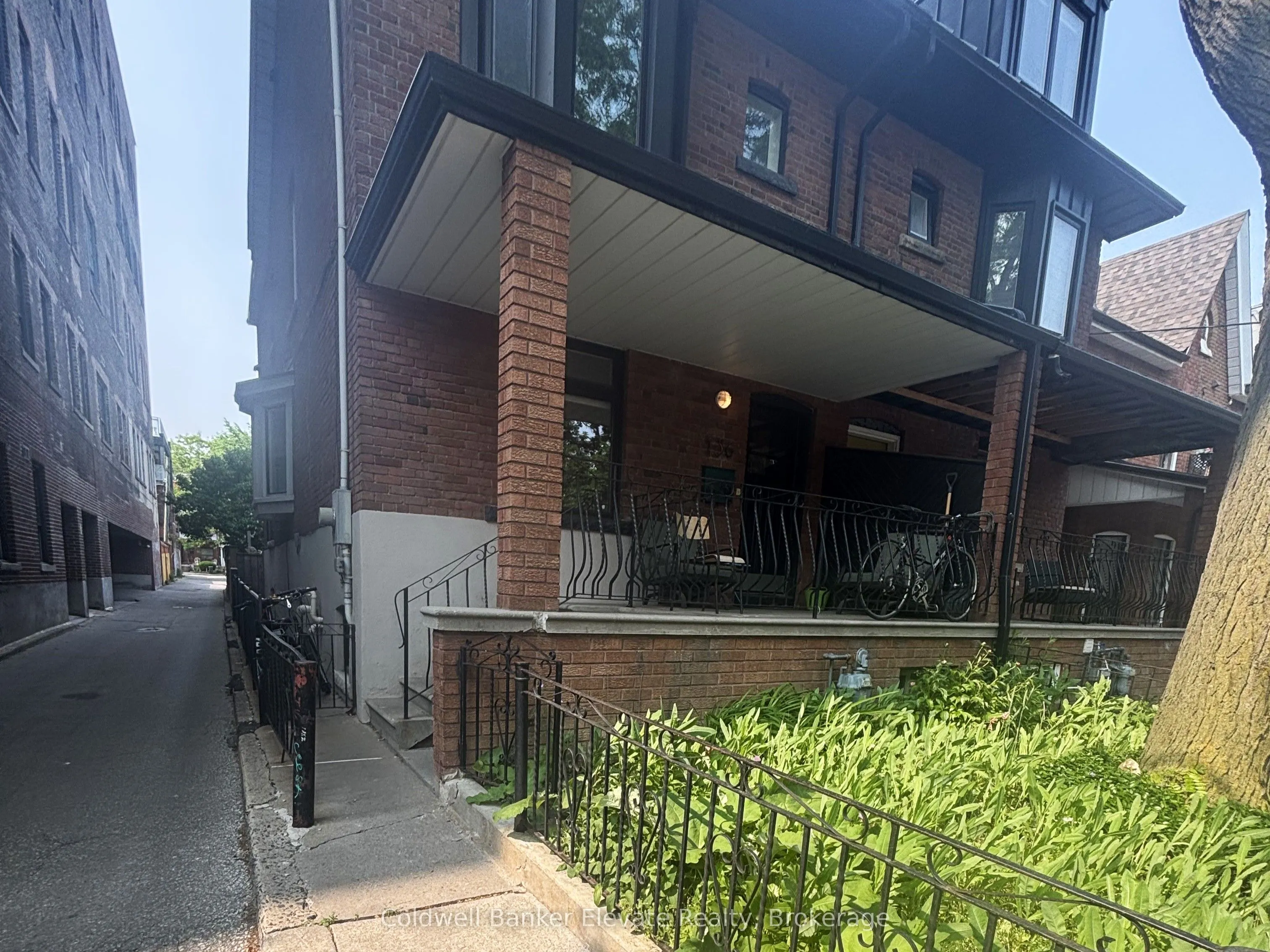136 Argyle Street, #4