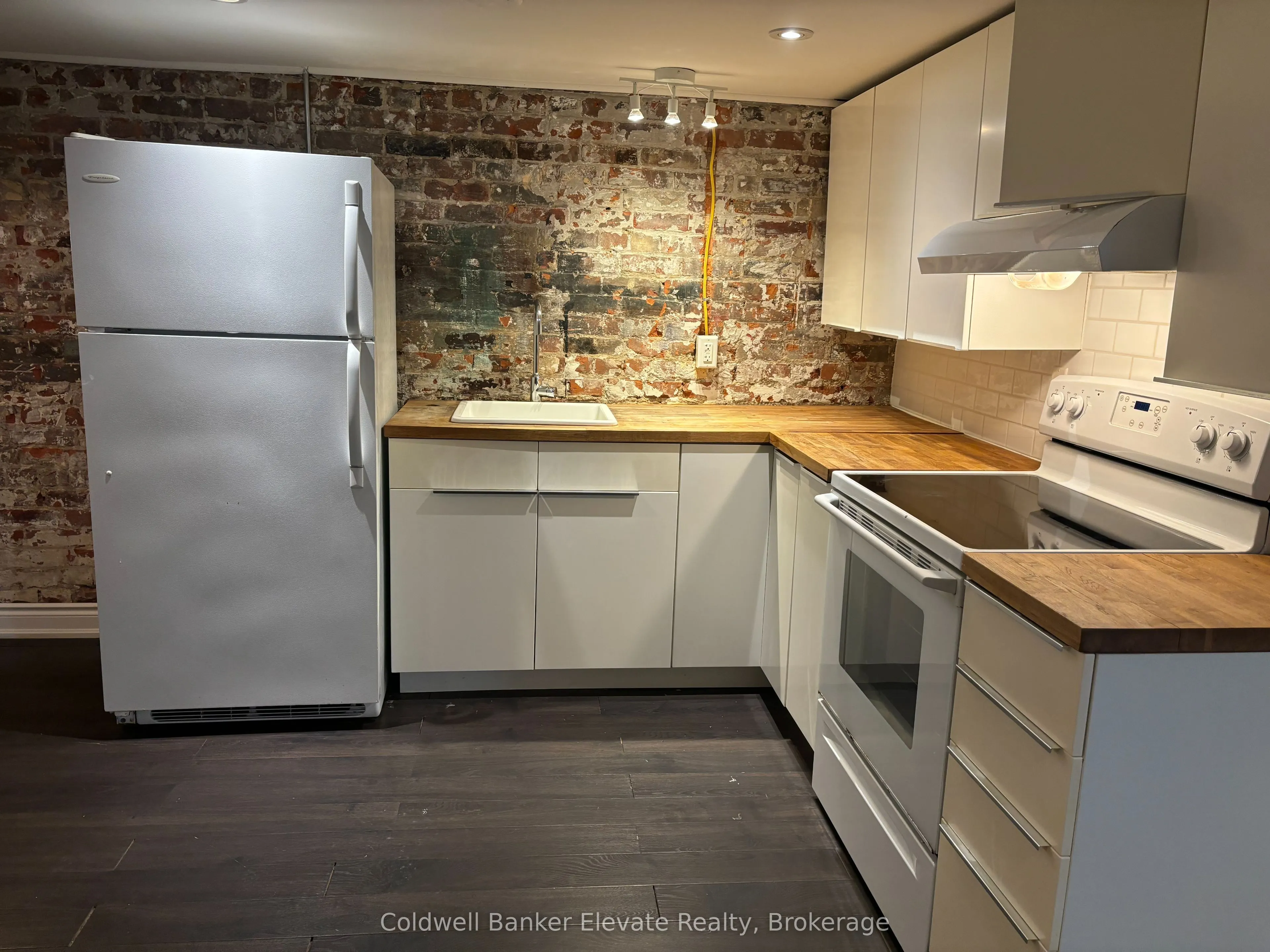 136 Argyle Street, #4