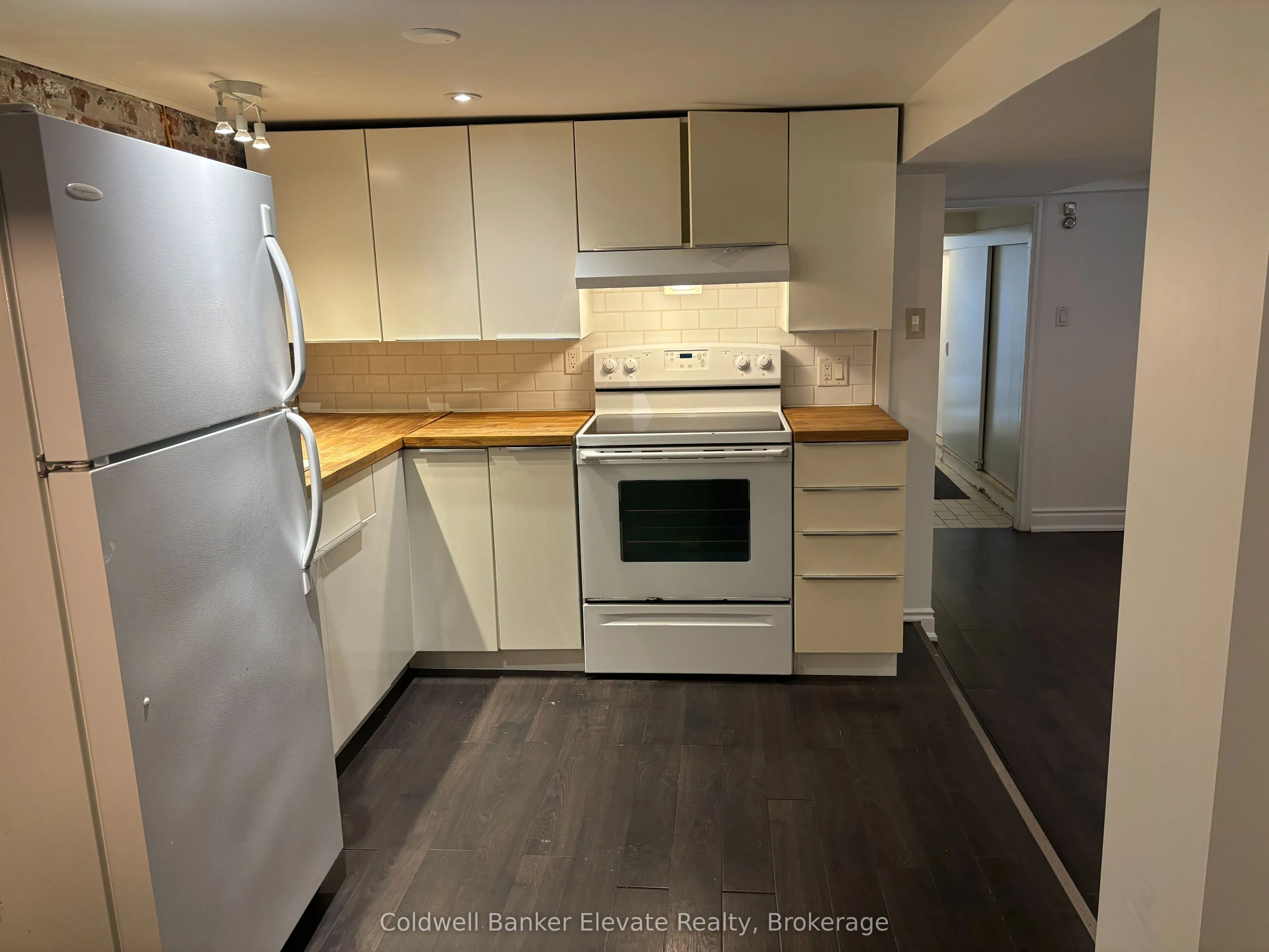 136 Argyle Street, #4