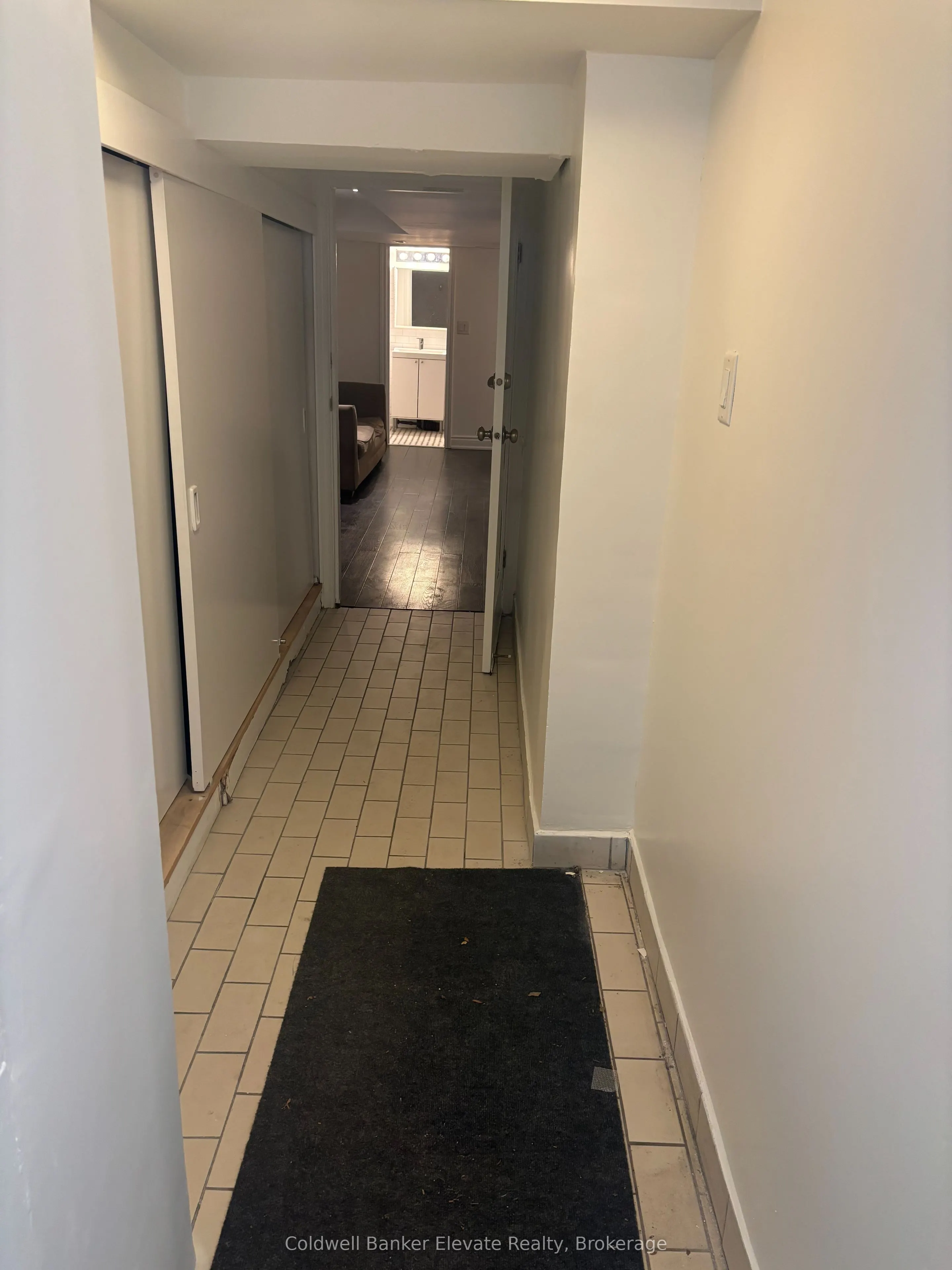 136 Argyle Street, #4