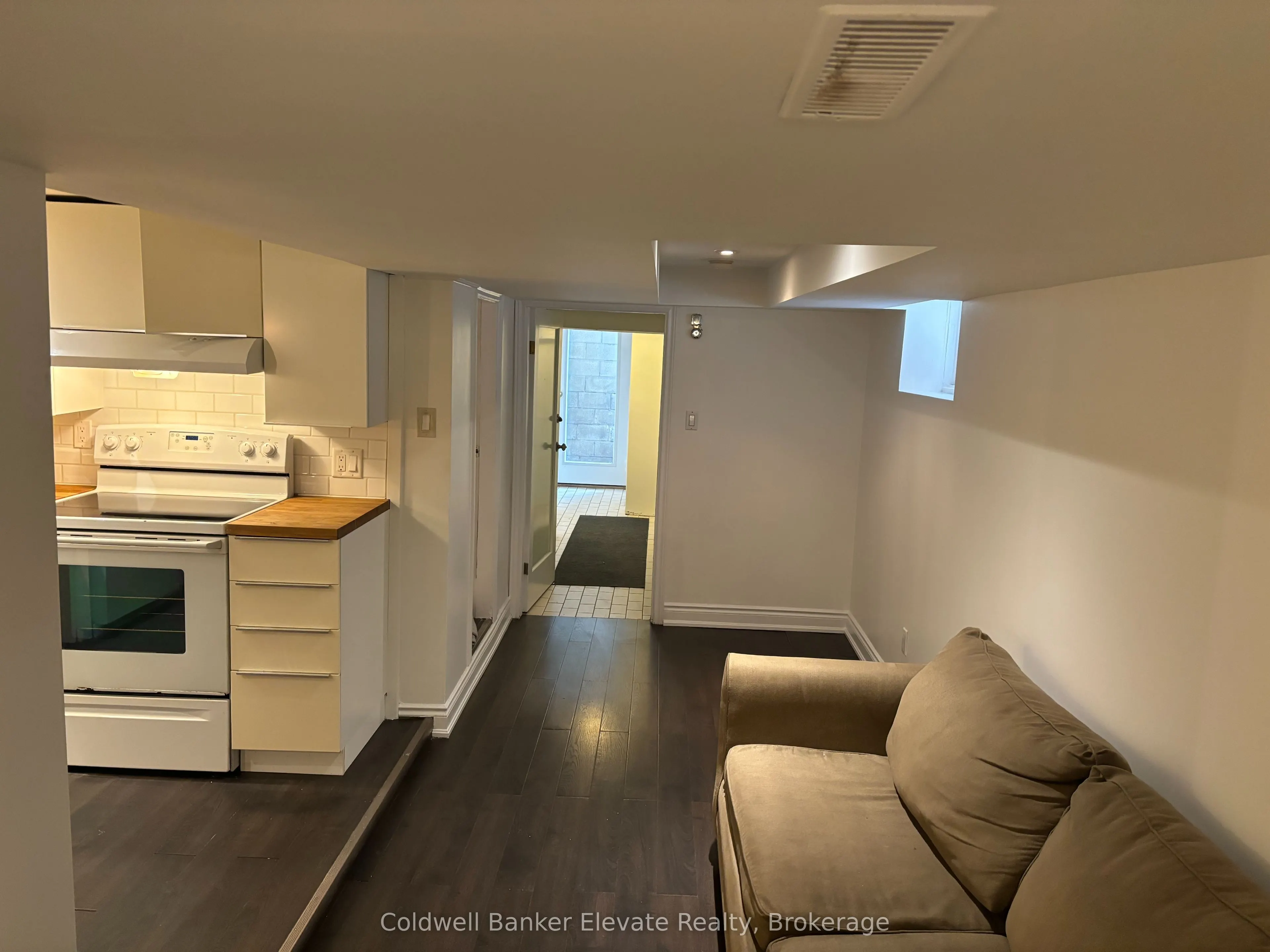 136 Argyle Street, #4
