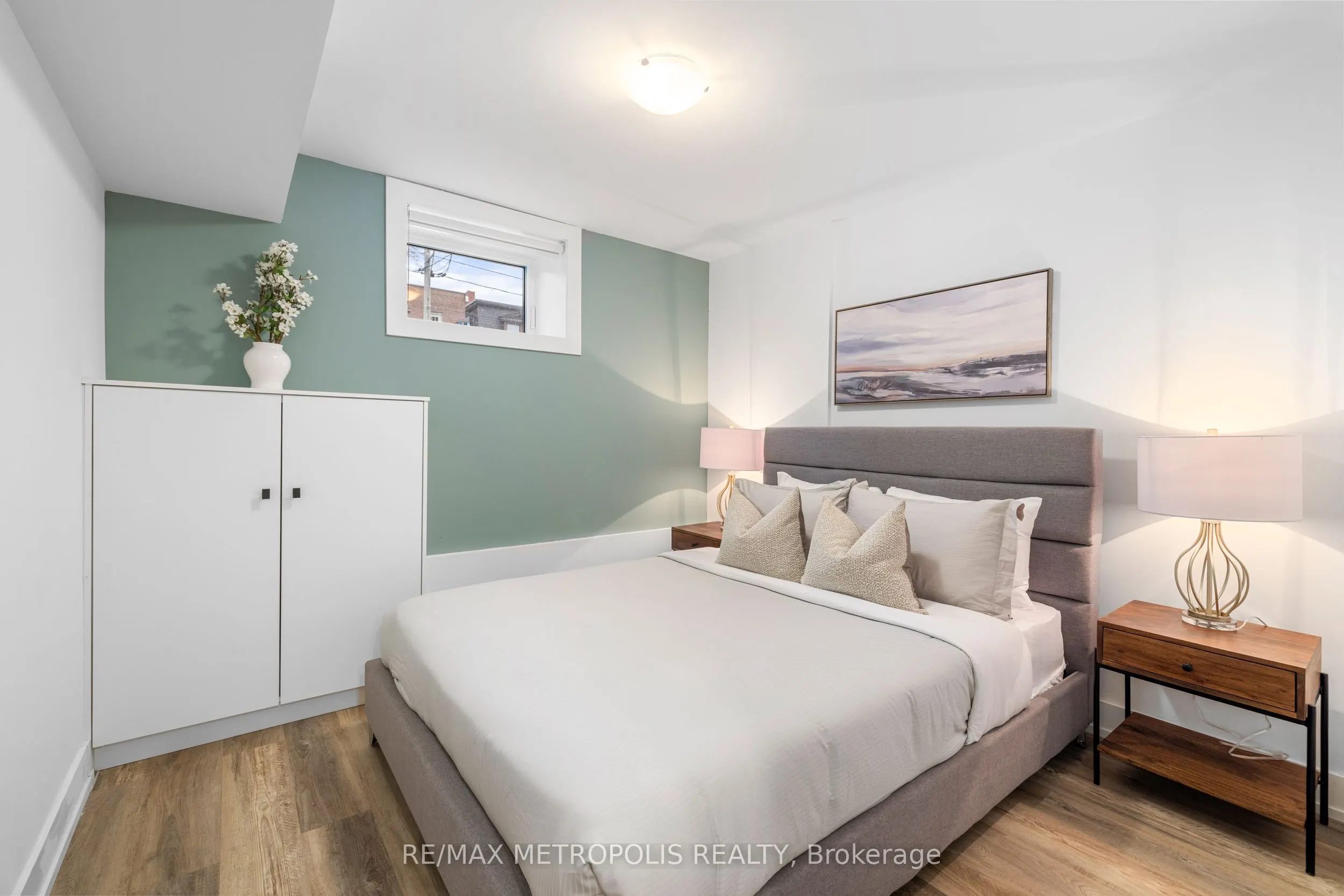 447 Lansdowne Avenue, #Lower