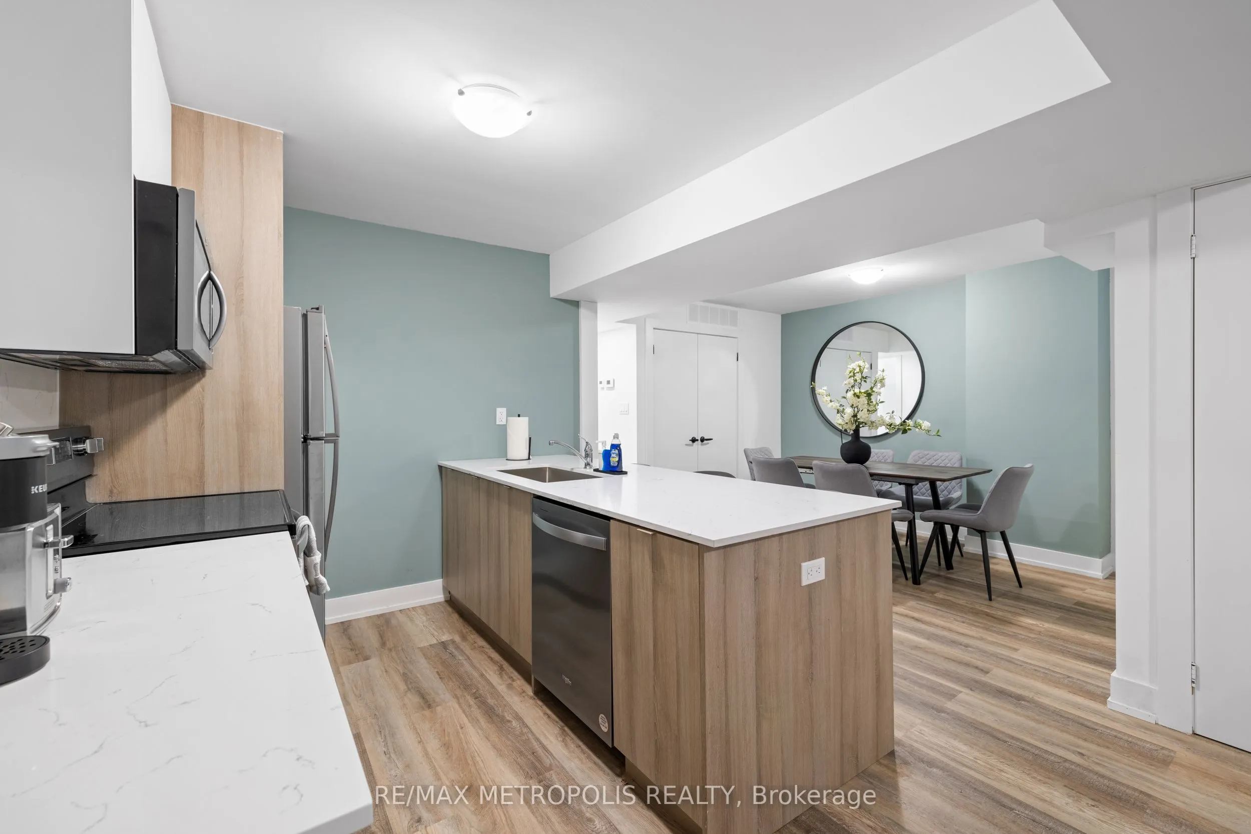 447 Lansdowne Avenue, #Lower