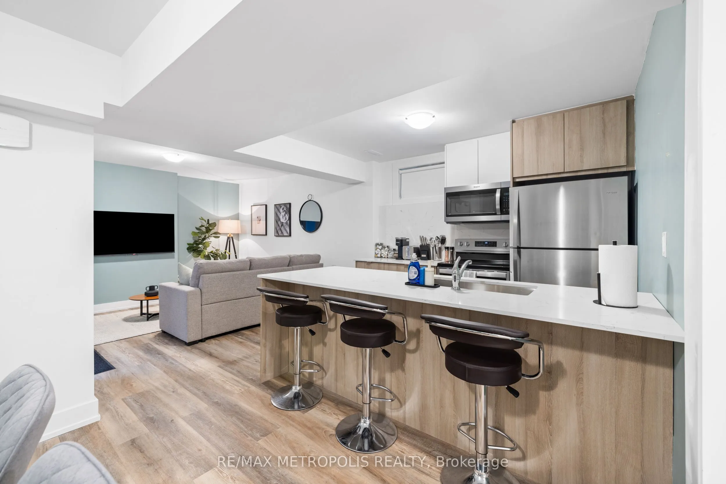 447 Lansdowne Avenue, #Lower