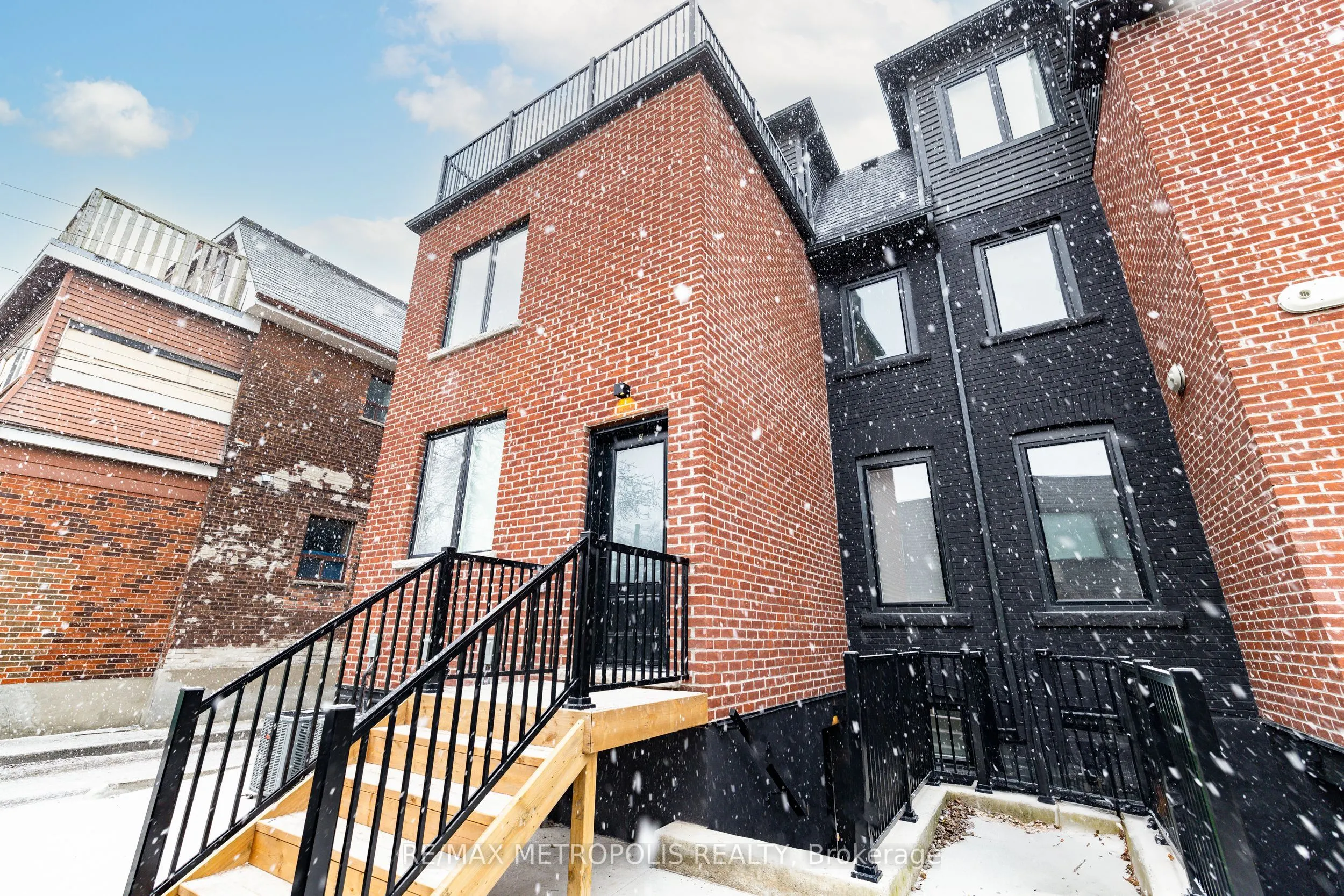 447 Lansdowne Avenue, #Lower