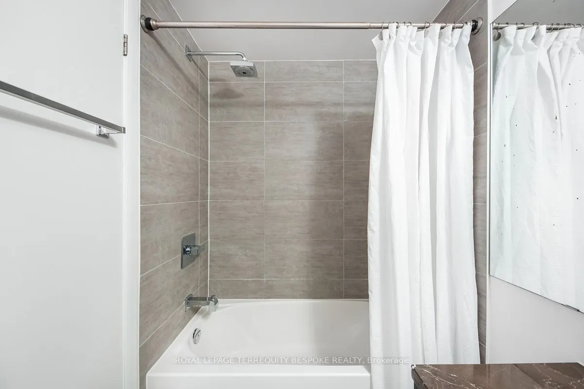 478 King Street W, #202