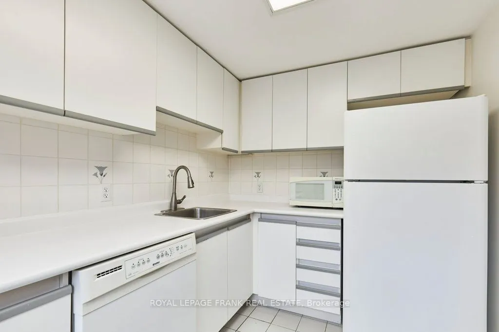 88 Charles Street E, #301