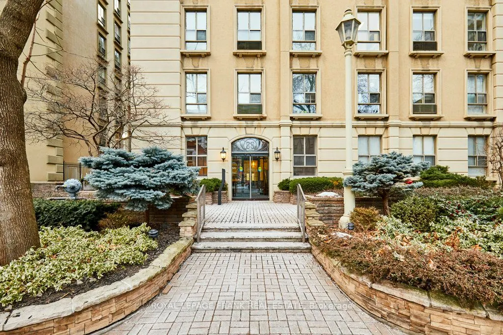 88 Charles Street E, #301