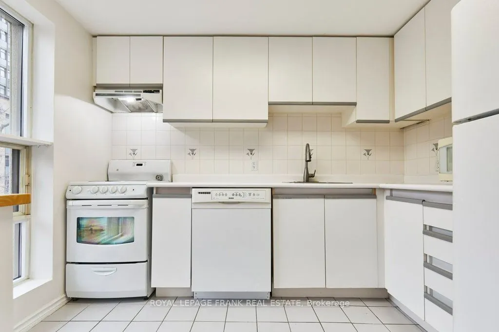 88 Charles Street E, #301