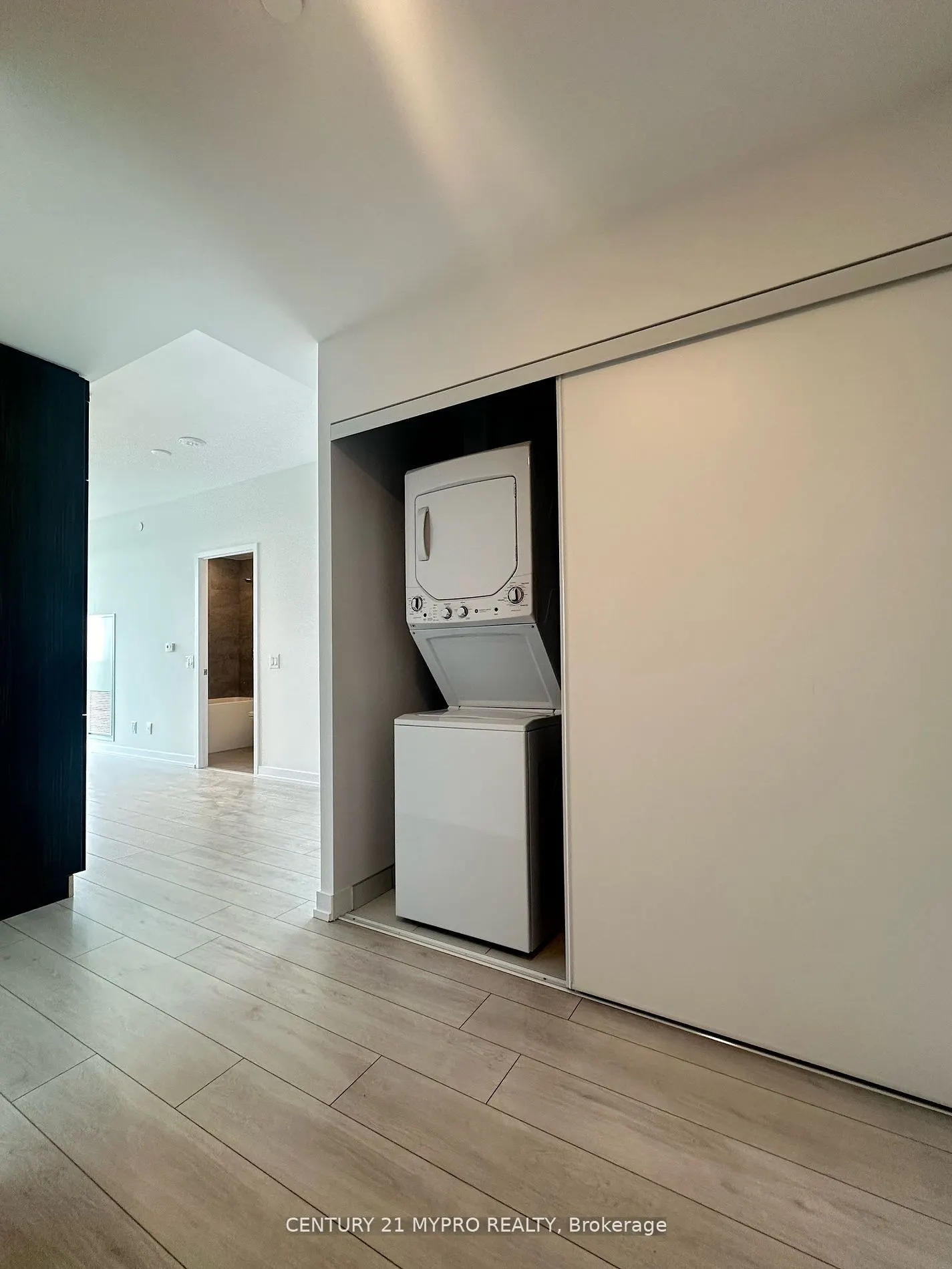 500 Dupont Street W, #607