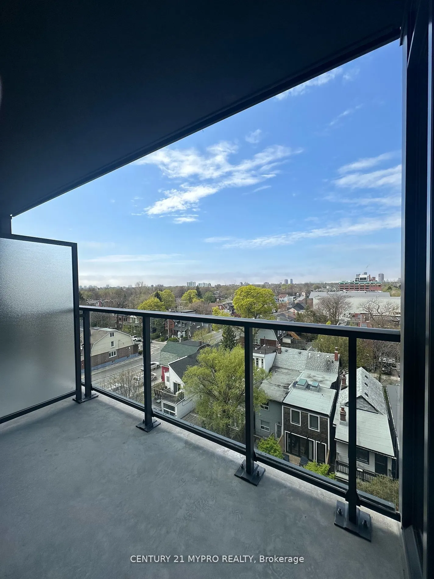500 Dupont Street W, #607