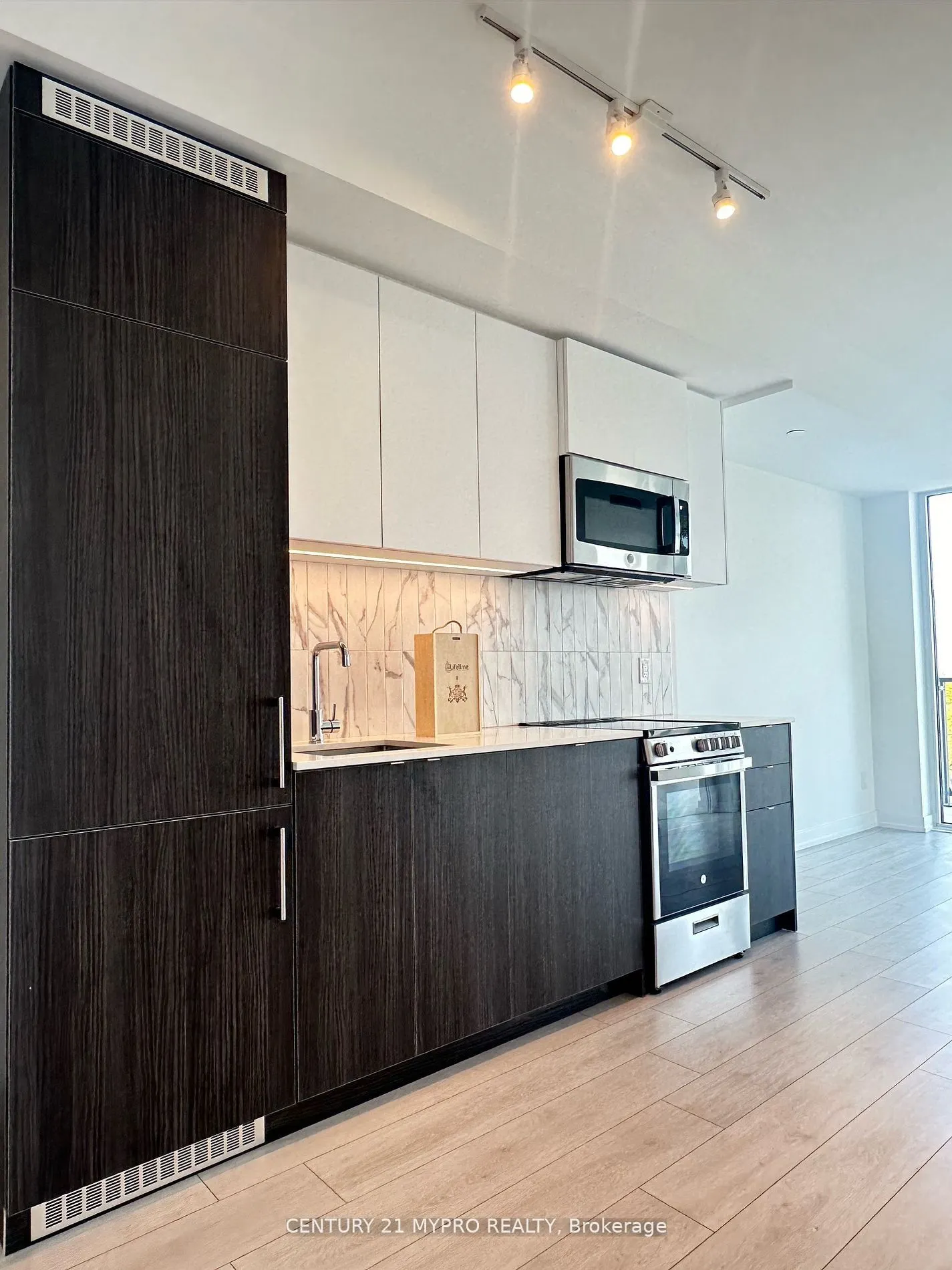 500 Dupont Street W, #607