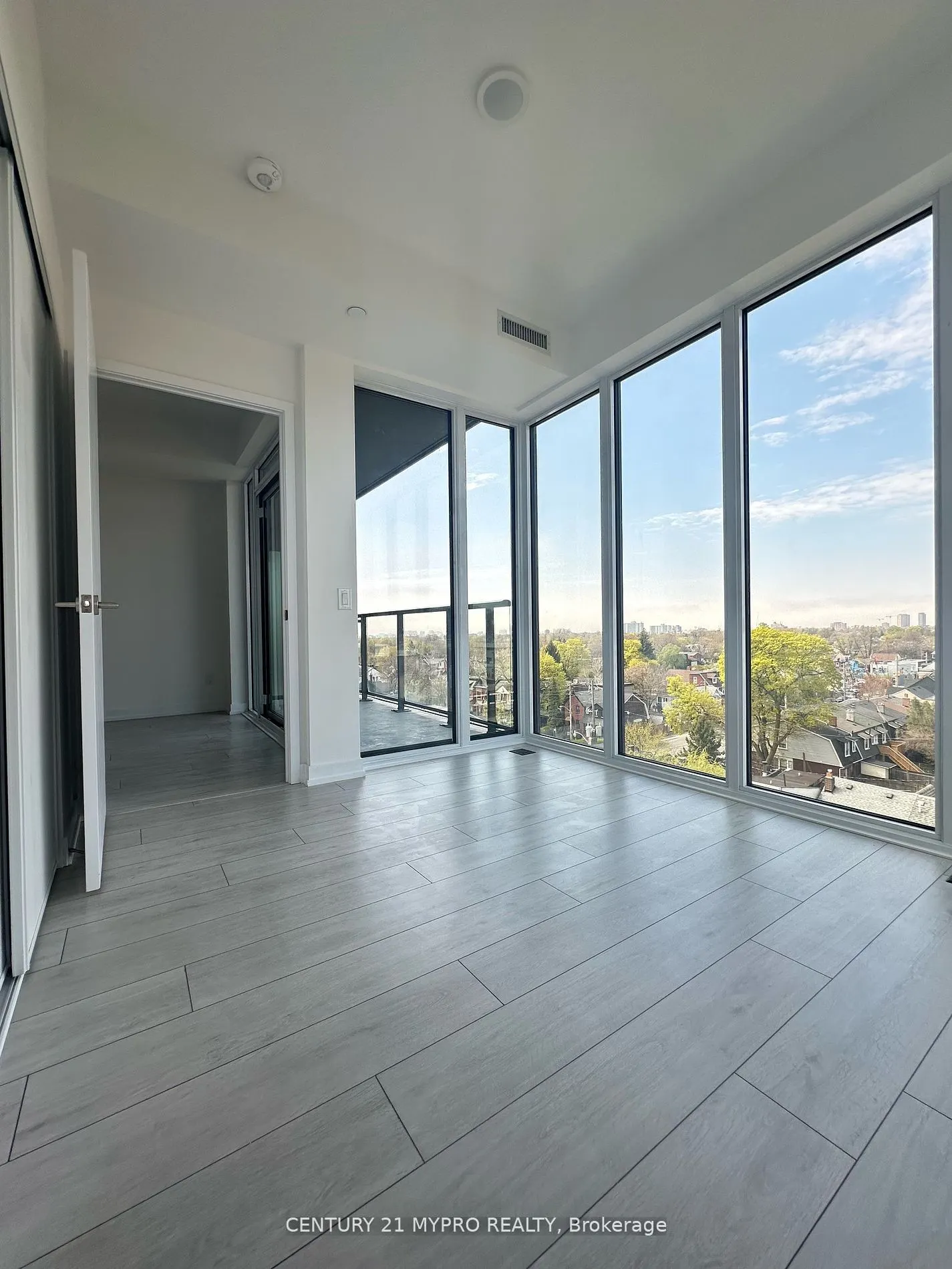 500 Dupont Street W, #607