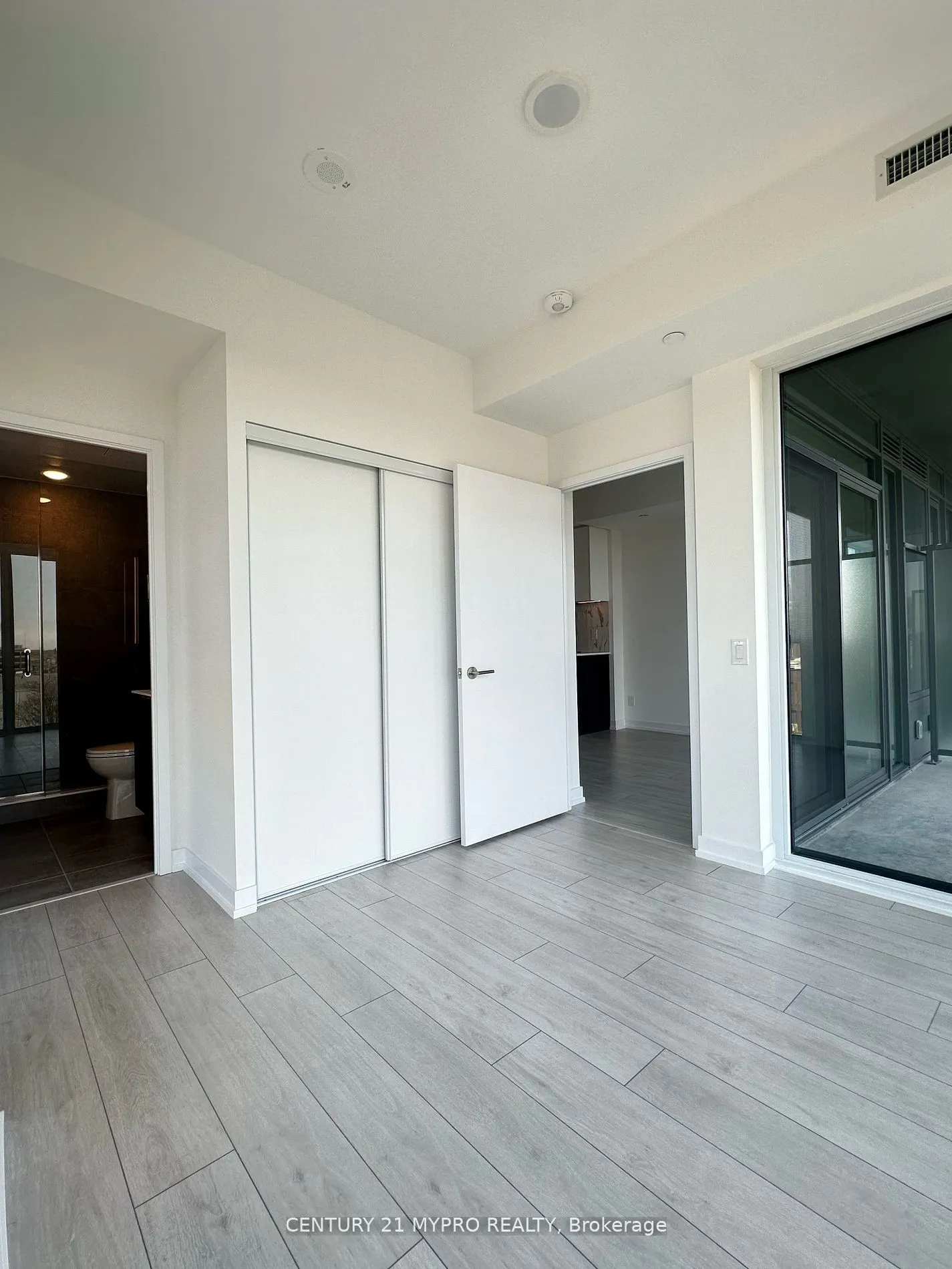 500 Dupont Street W, #607