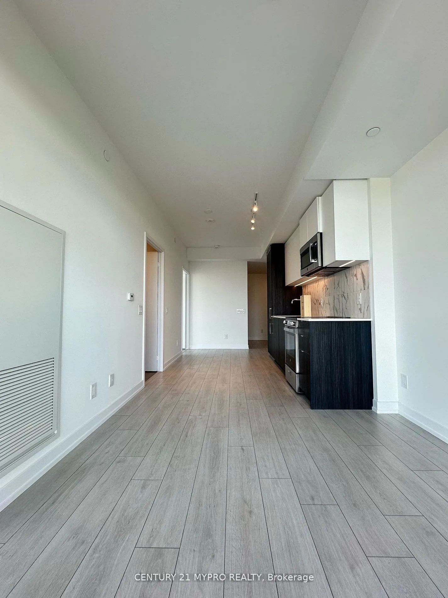 500 Dupont Street W, #607