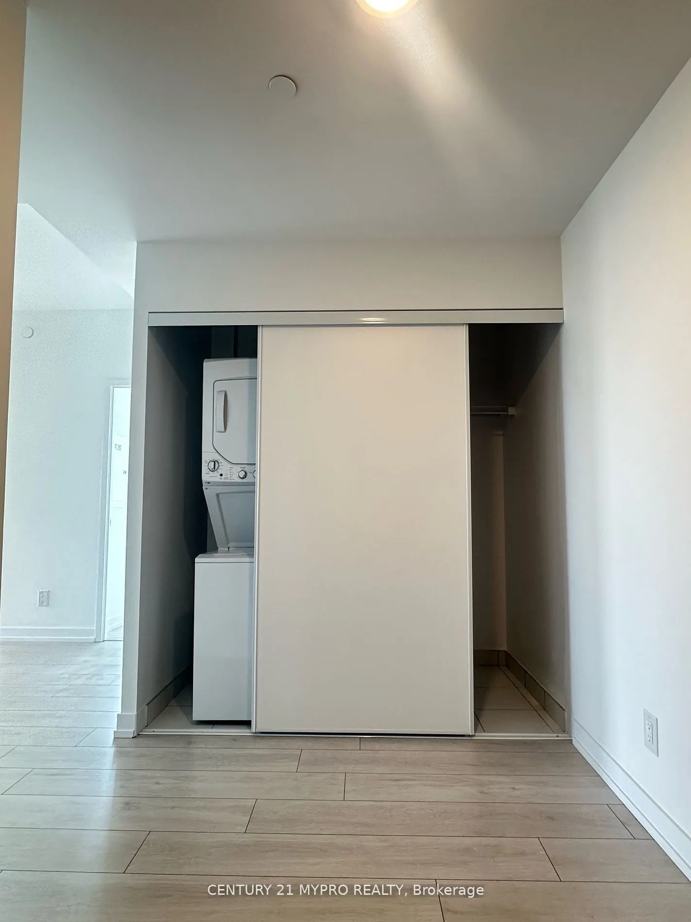 500 Dupont Street W, #607
