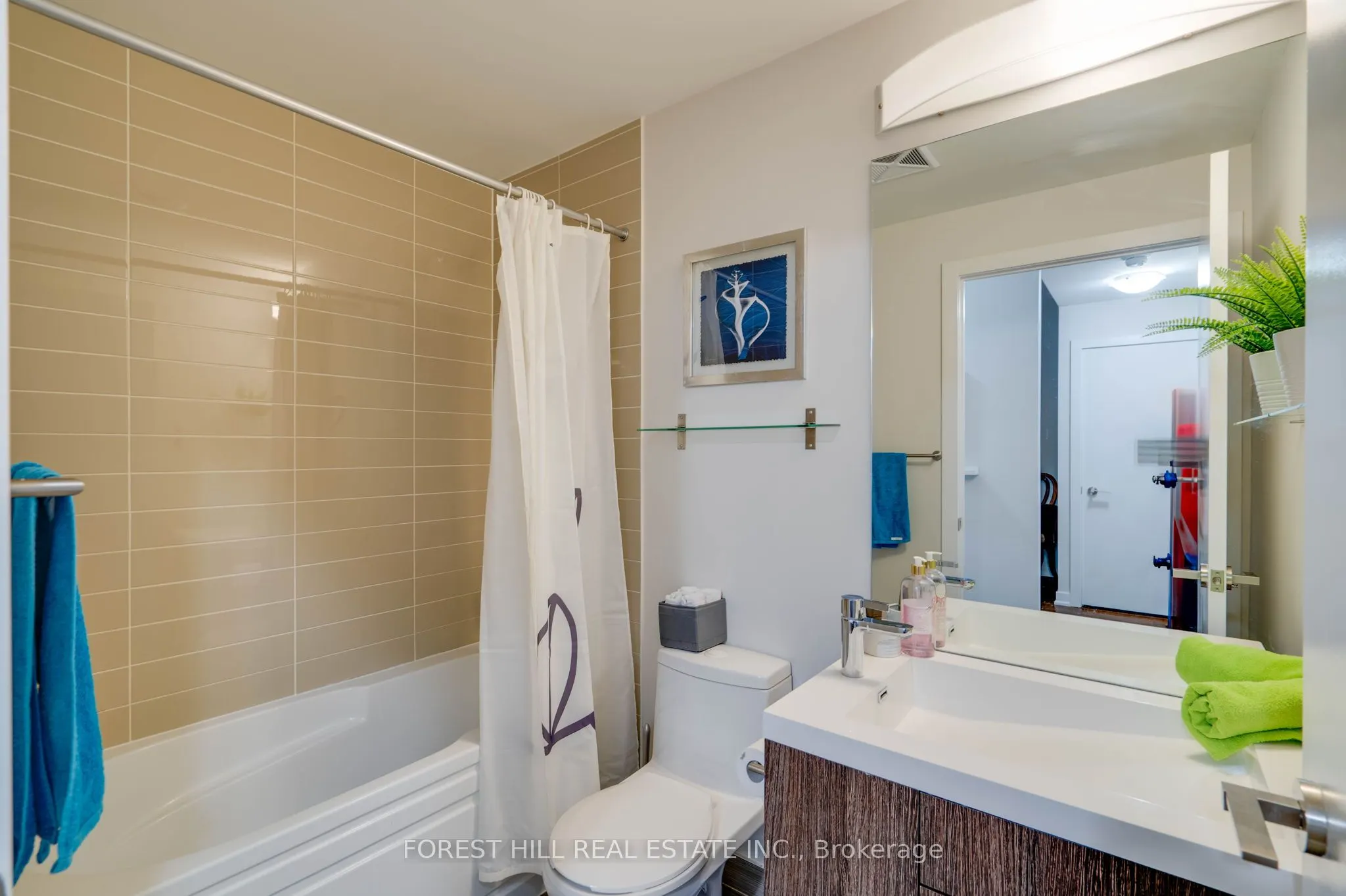 199 Richmond Street W, #318