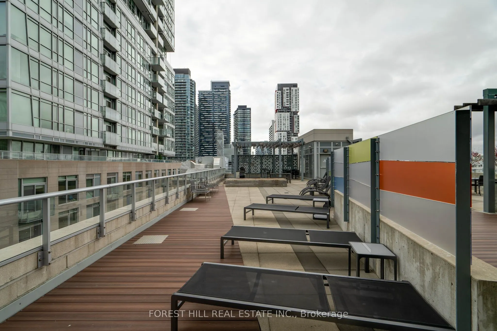 199 Richmond Street W, #318
