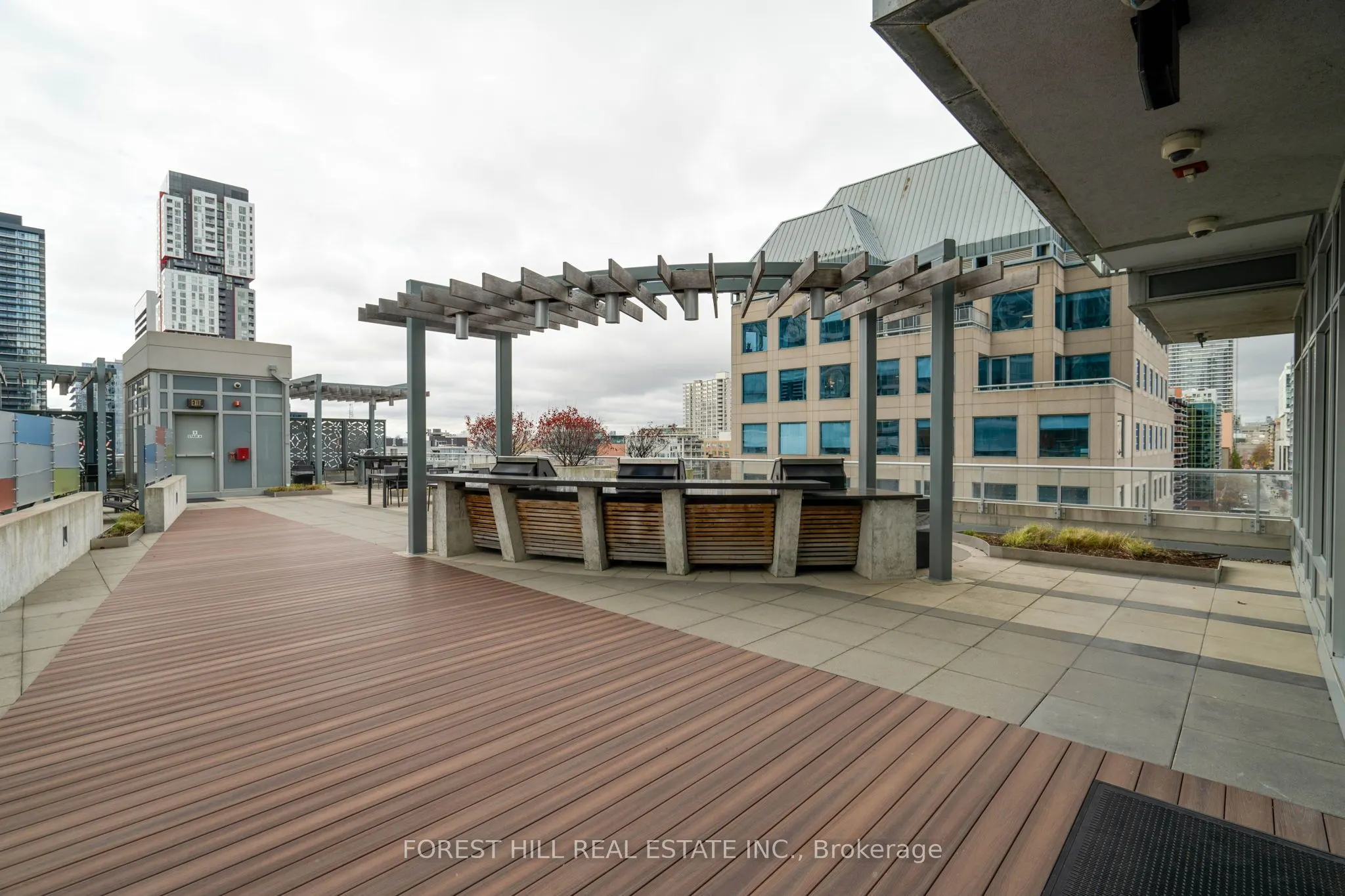 199 Richmond Street W, #318