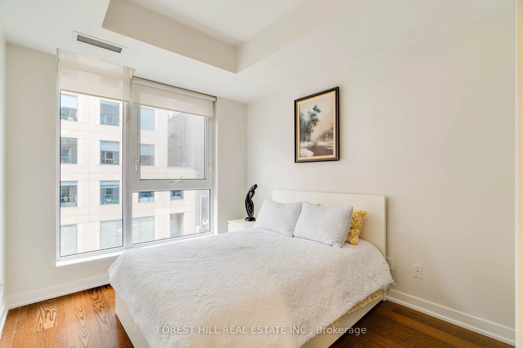 199 Richmond Street W, #318