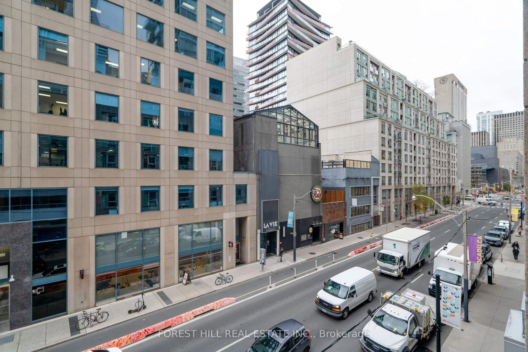 199 Richmond Street W, #318