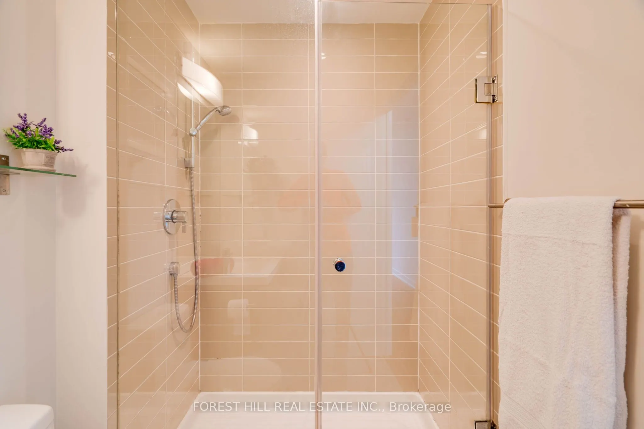 199 Richmond Street W, #318