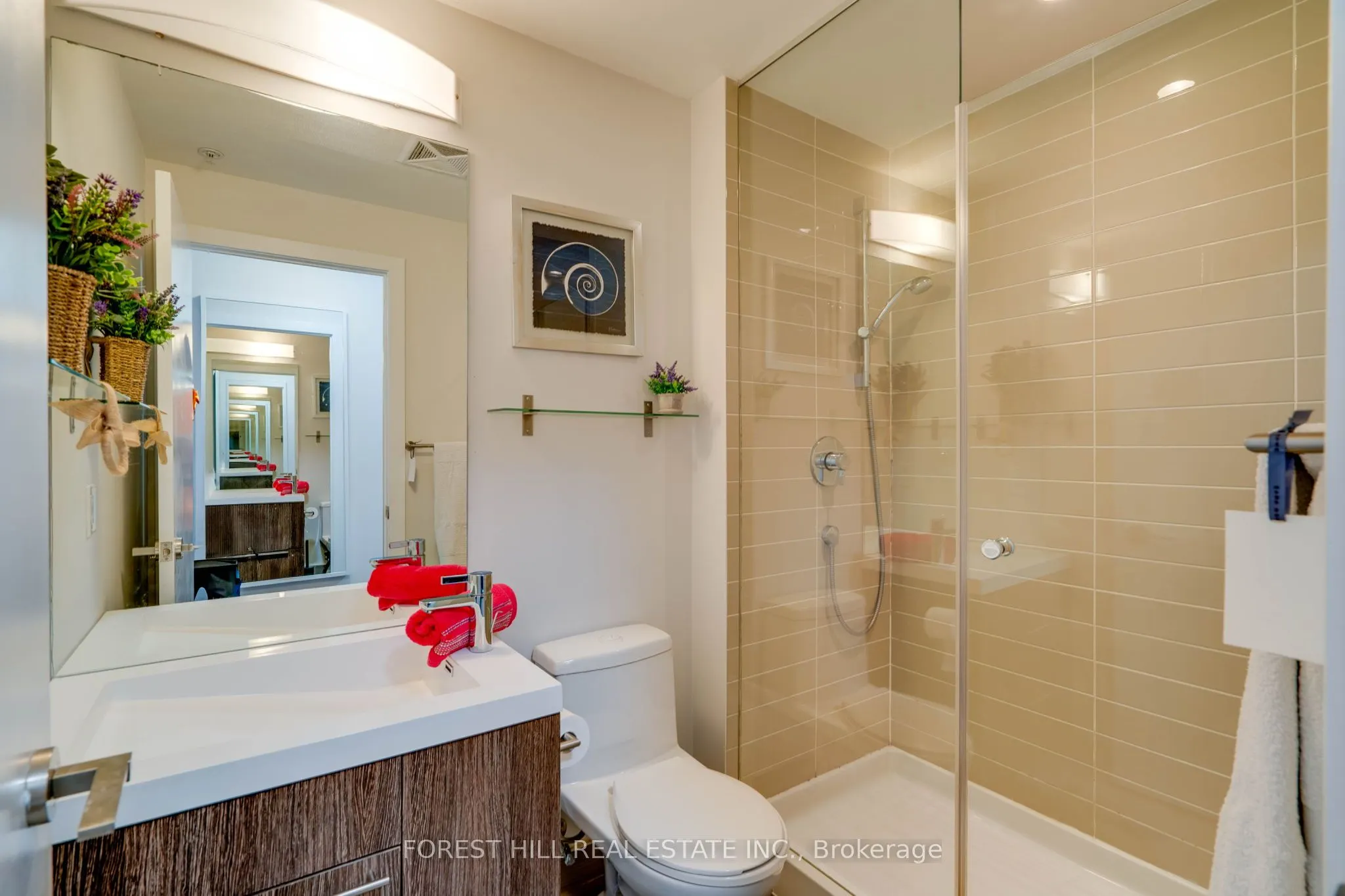 199 Richmond Street W, #318