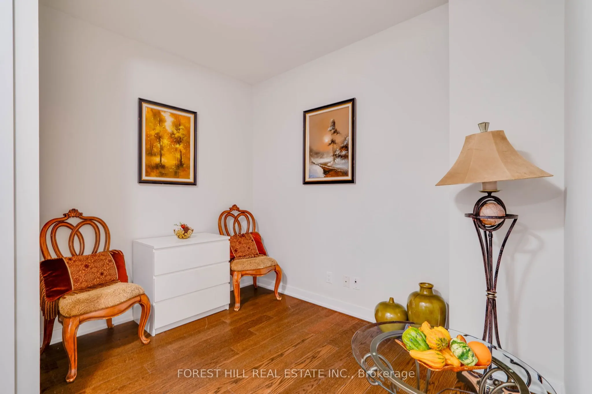 199 Richmond Street W, #318