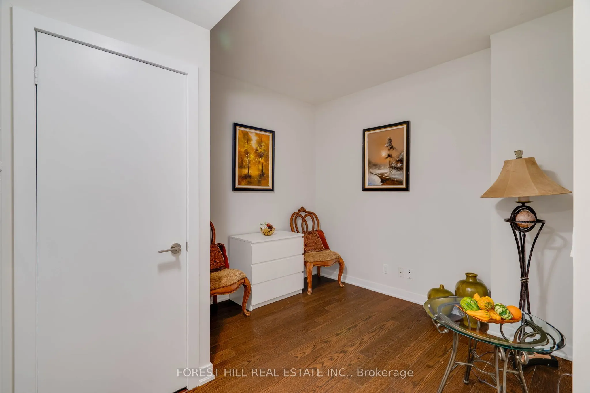 199 Richmond Street W, #318