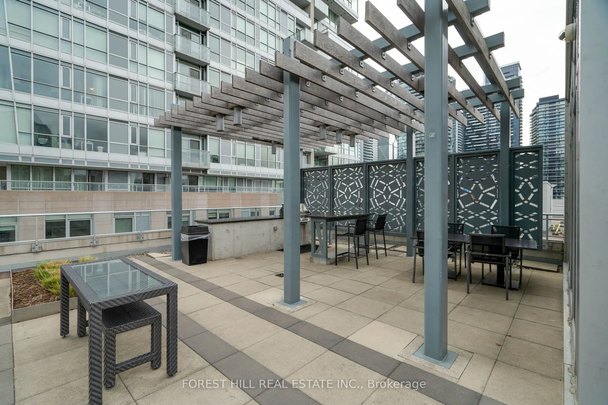 199 Richmond Street W, #318