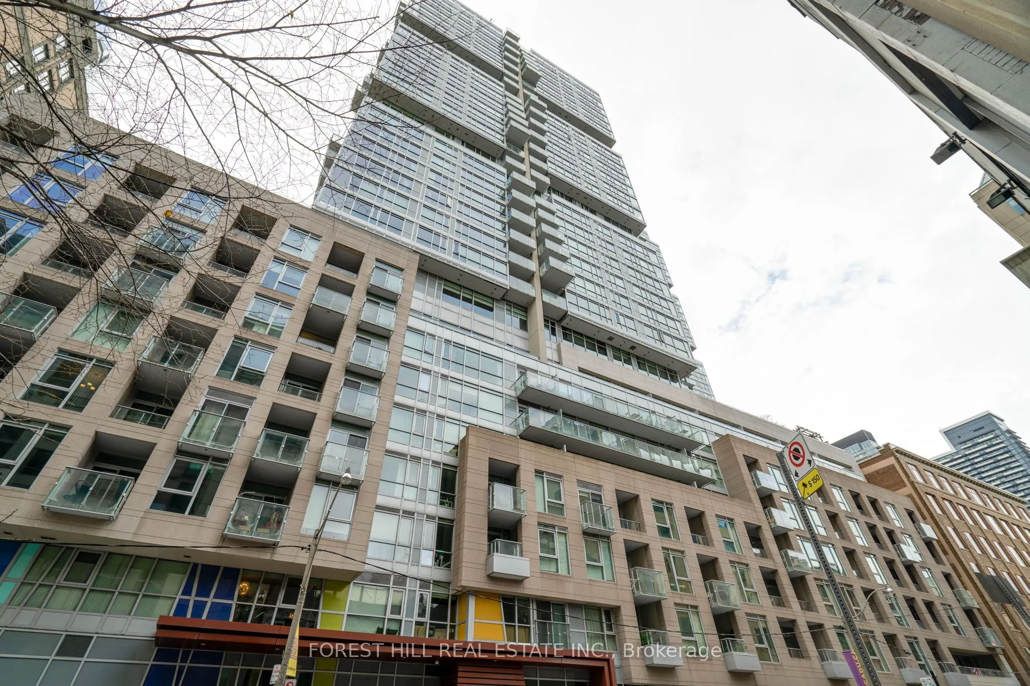 199 Richmond Street W, #318
