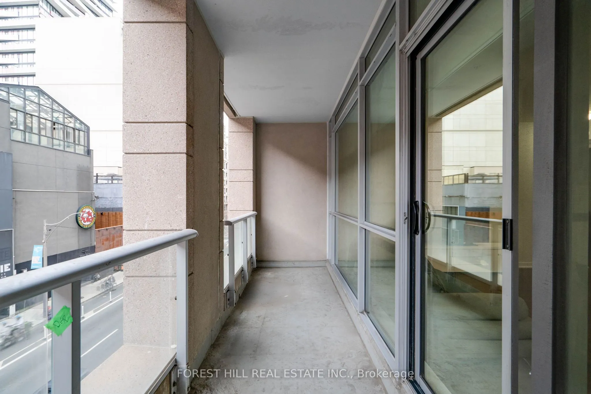 199 Richmond Street W, #318