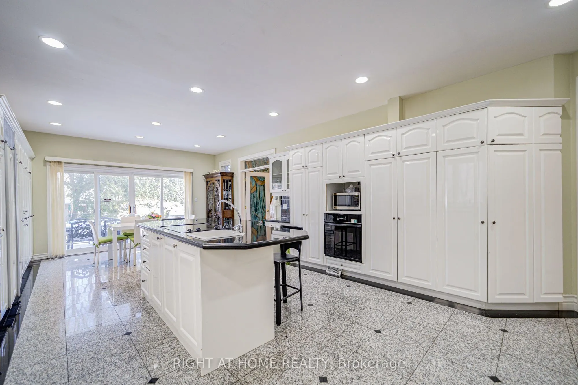 49 Arjay Crescent