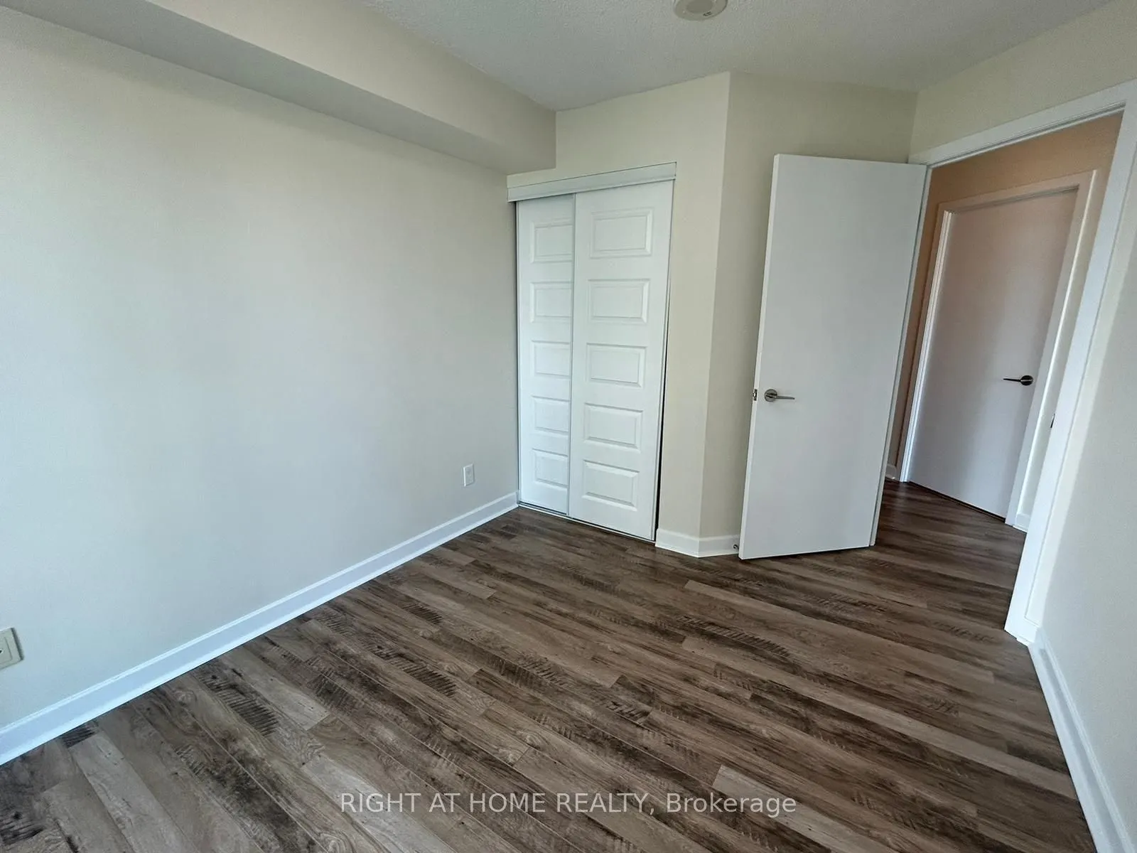 18 Harbour Street, #1205