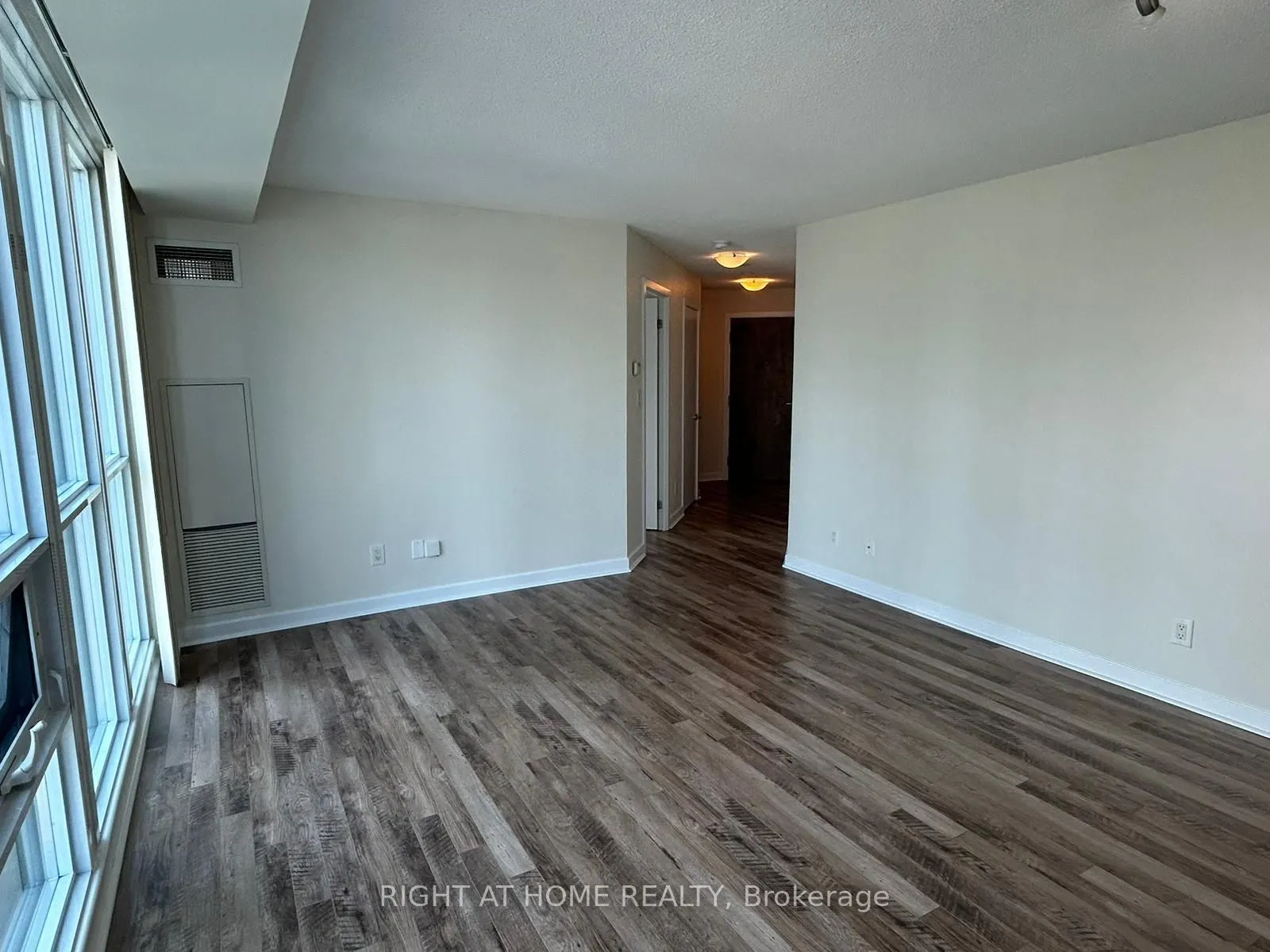 18 Harbour Street, #1205