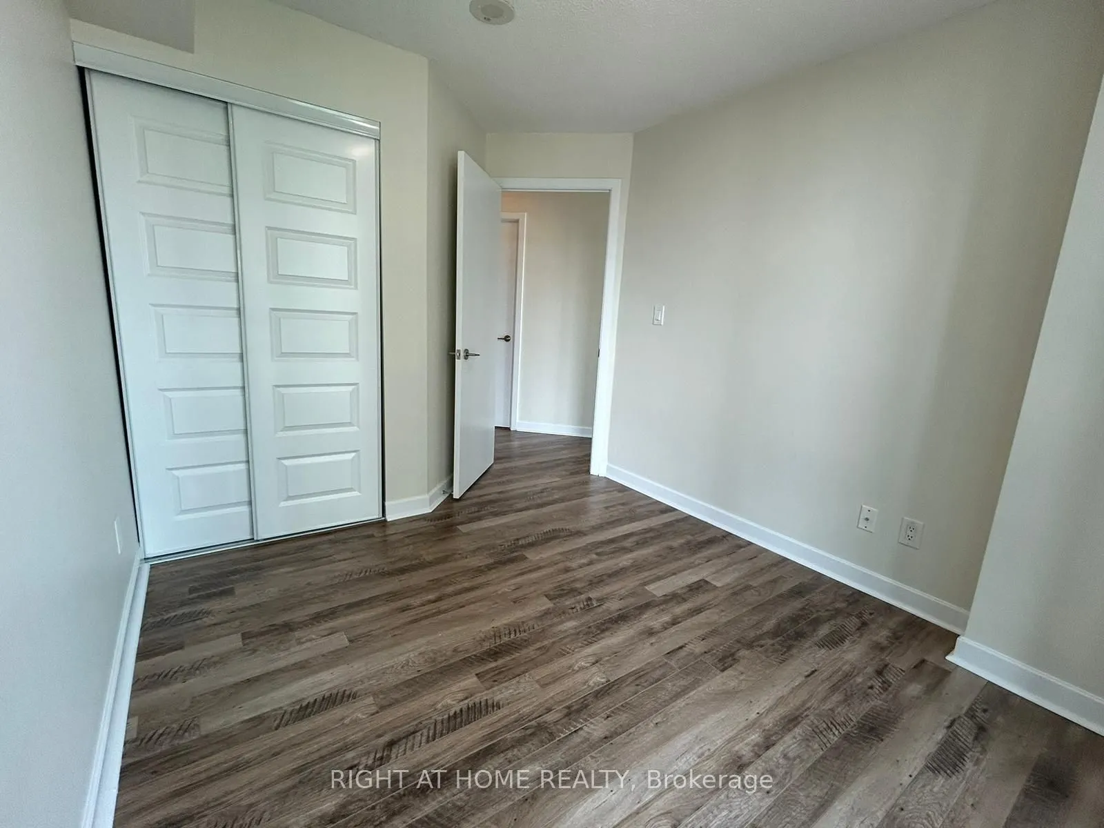 18 Harbour Street, #1205